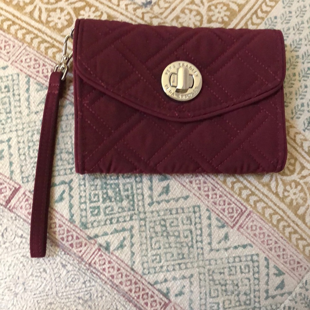 Vera Bradley wristlet - Burgundy color